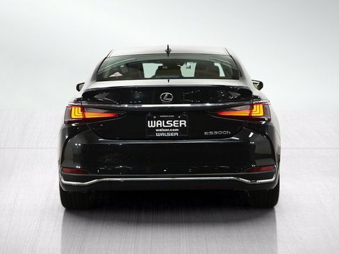 Used 2025 Lexus ES 300h FWD image 5