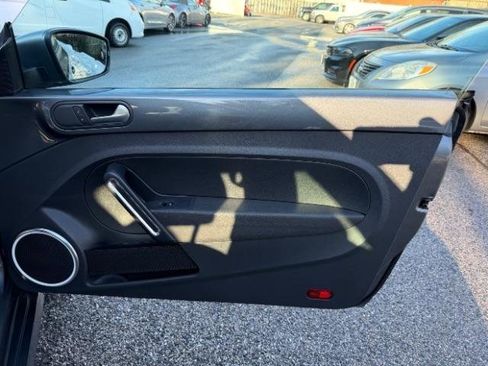 Used 2014 Volkswagen Beetle 2.5 image 31