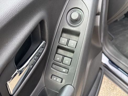 Used 2021 Chevrolet Trax LT w/ Premium Seat Package image 19