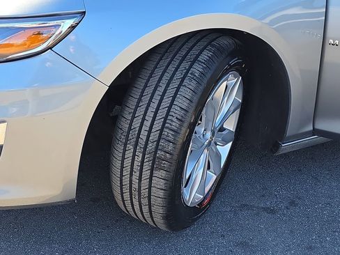 Used 2024 Chevrolet Malibu LT image 34