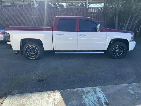 Used 2013 Chevrolet Silverado 1500 LTZ image 6