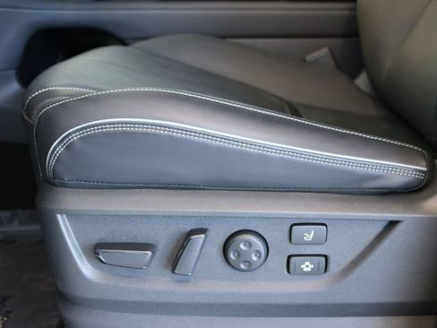 Certified 2025 INFINITI QX80 Sensory image 16