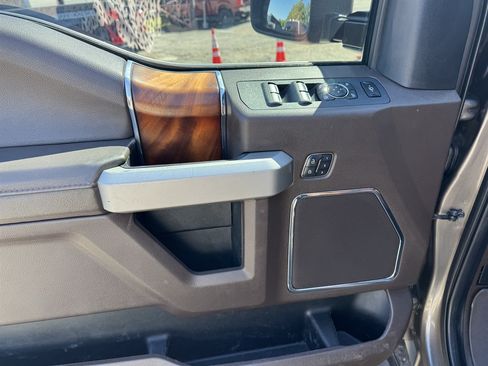Used 2019 Ford F250 King Ranch w/ King Ranch Ultimate Package AWD/4WD image 11