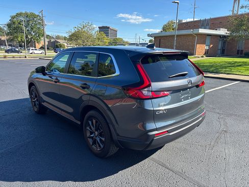 Used 2023 Honda CR-V EX image 5