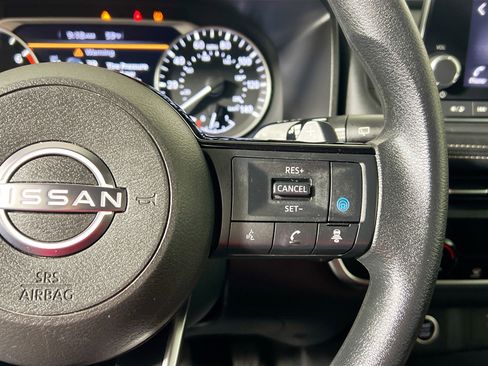 Used 2023 Nissan Rogue SV image 19