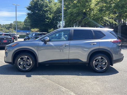 Certified 2026 Nissan Rogue SV FWD image 22