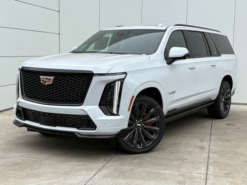 New 2026 Cadillac Escalade ESV V AWD/4WD image 2