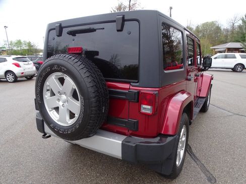 Used 2011 Jeep Wrangler Unlimited Sahara w/ Connectivity Group AWD/4WD image 10