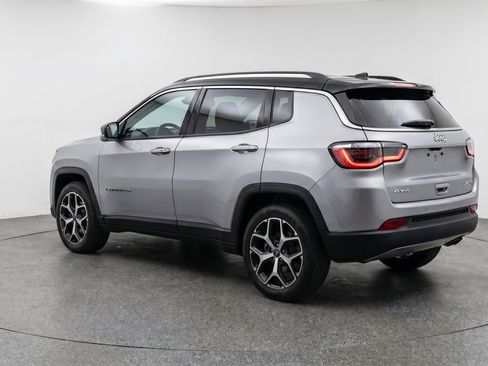 Used 2025 Jeep Compass Limited AWD/4WD image 6