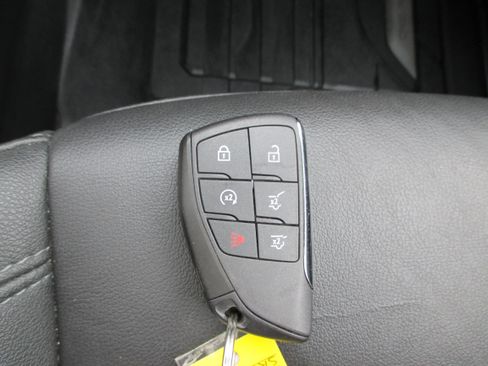 Used 2025 Chevrolet Suburban Z71 w/ Comfort Package AWD/4WD image 34
