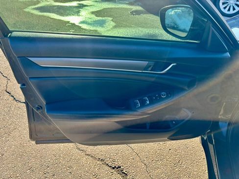 Used 2018 Honda Accord LX image 9