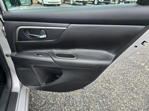 Used 2015 Nissan Altima 2.5 SV FWD image 48