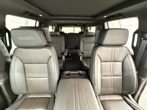 New 2025 Chevrolet Suburban High Country image 33