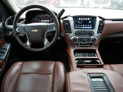 Used 2017 Chevrolet Suburban Premier AWD/4WD image 19