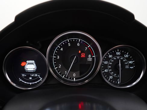 Used 2018 MAZDA MX-5 Miata RF Grand Touring w/ Interior Package RWD image 23