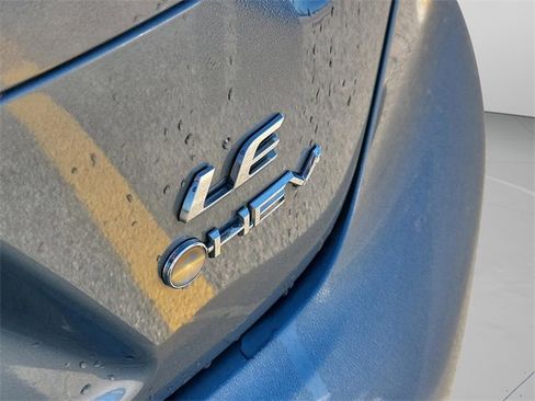 Used 2025 Toyota Corolla LE image 30