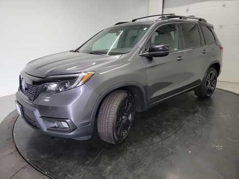 Used 2019 Honda Passport Sport image 3