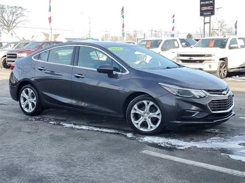 Used 2017 Chevrolet Cruze Premier image 2