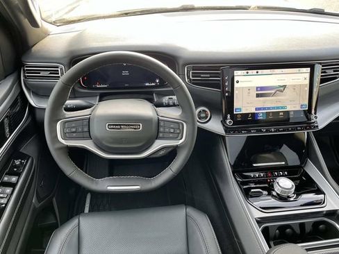 New 2026 Jeep Grand Wagoneer 4WD w/ Premium Group I image 12