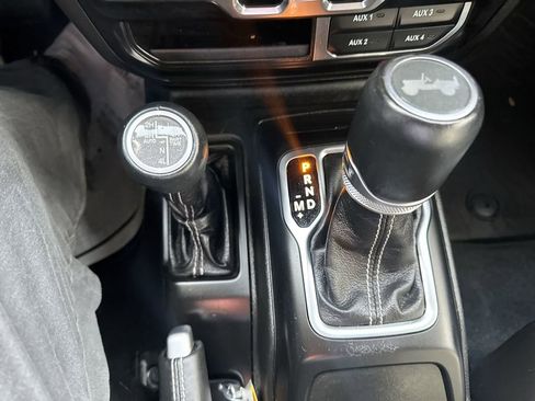 Used 2022 Jeep Wrangler Unlimited Sahara w/ Cold Weather Group image 20