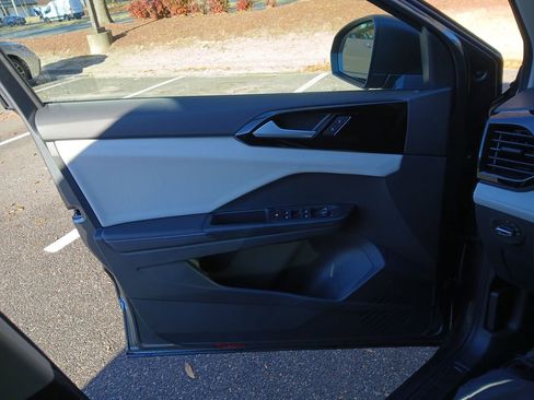 New 2026 Volkswagen Taos S image 10