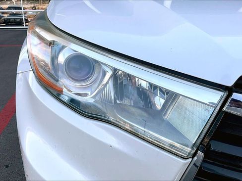 Used 2016 Toyota Highlander XLE image 26