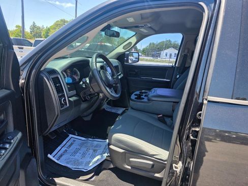 Used 2018 RAM 1500 Express w/ Express Value Package RWD image 5