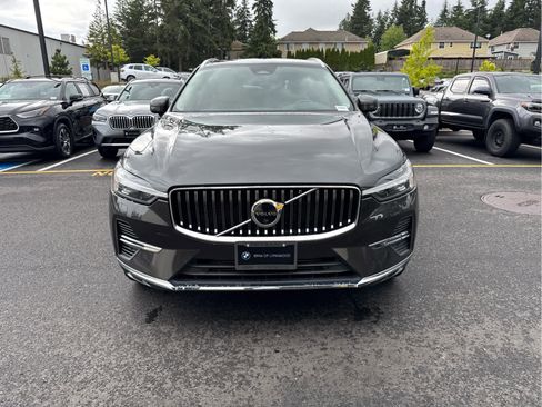 Used 2022 Volvo XC60 T8 Inscription Expression w/ Advanced Package AWD/4WD image 2