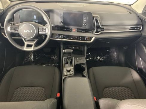 Used 2024 Kia Sportage LX AWD/4WD image 2