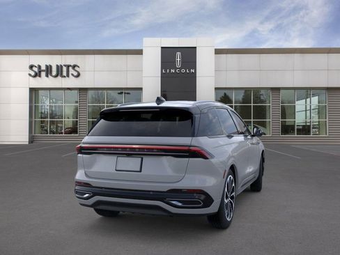 New 2026 Lincoln Nautilus Reserve image 8