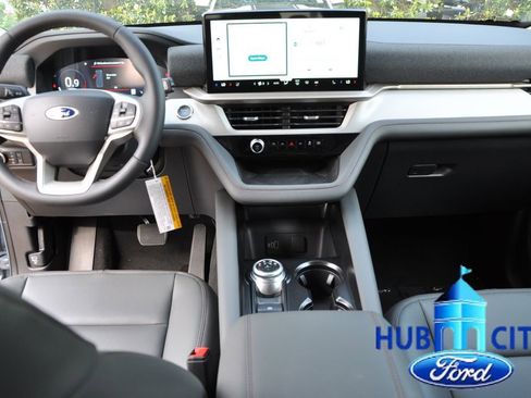 New 2026 Ford Explorer Active RWD image 12
