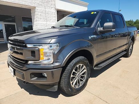 Used 2018 Ford F150 XLT w/ Equipment Group 302A Luxury AWD/4WD image 4