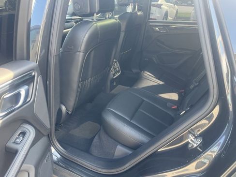 Used 2018 Porsche Macan image 30