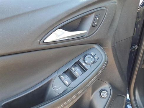 Used 2021 Buick Encore GX Select w/ Sport Touring Package image 12