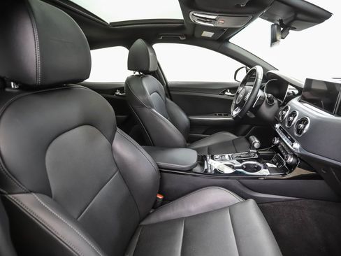 Used 2023 Kia Stinger GT-Line w/ Sun & Sound Package AWD/4WD image 32