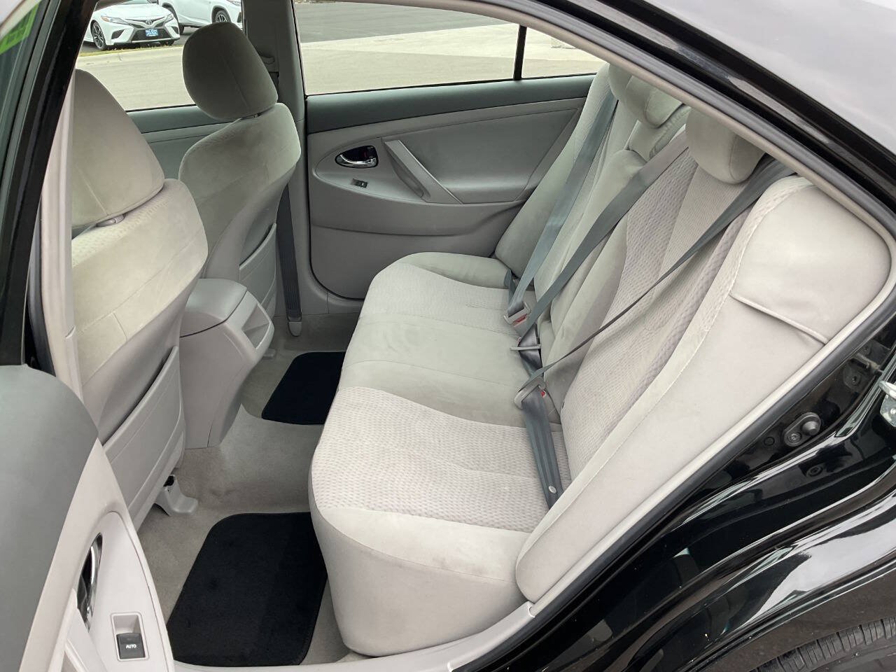 Used 2011 Toyota Camry LE FWD image 24