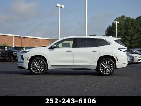 Used 2026 Buick Enclave Avenir w/ Super Cruise Package FWD image 4