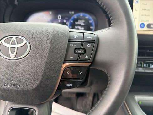 Certified 2023 Toyota Crown Limited image 25