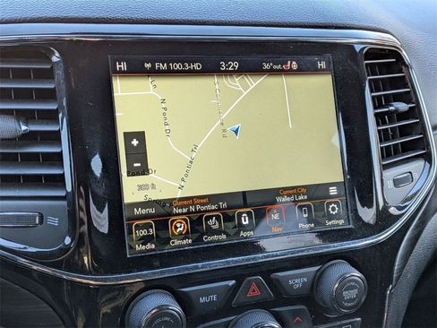 Certified 2021 Jeep Grand Cherokee Laredo X image 23