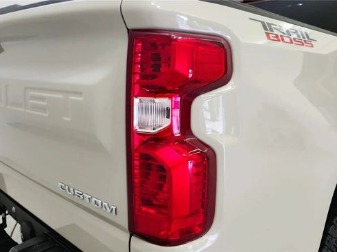 Used 2026 Chevrolet Silverado 1500 Custom Trail Boss AWD/4WD image 15