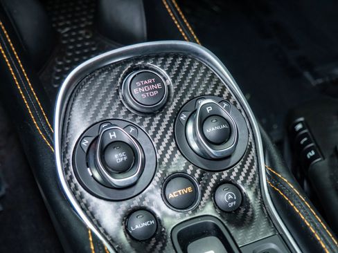 Used 2018 McLaren 570S Spider image 31