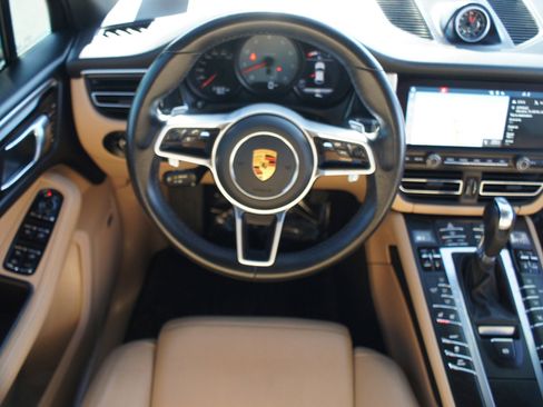 Used 2021 Porsche Macan S image 5