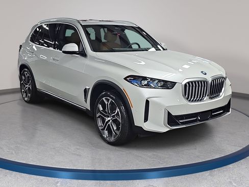 New 2026 BMW X5 xDrive50e w/ Climate Comfort Package AWD/4WD image 3