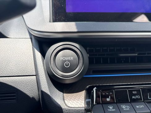 Used 2024 Toyota Prius XLE FWD image 13