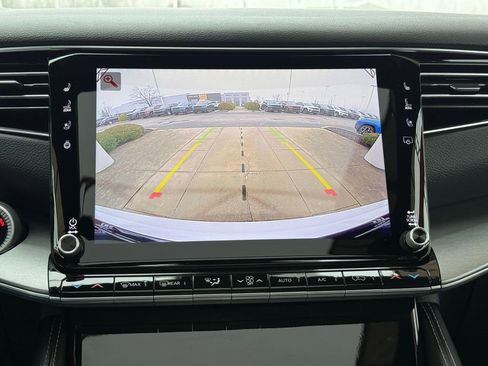 New 2026 Jeep Grand Wagoneer L Limited w/ Premium Group II image 25