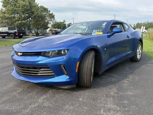 Used 2016 Chevrolet Camaro LT RWD image 6