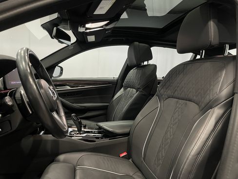 Used 2023 BMW M550i xDrive M550i xDrive w/ Executive Package image 15