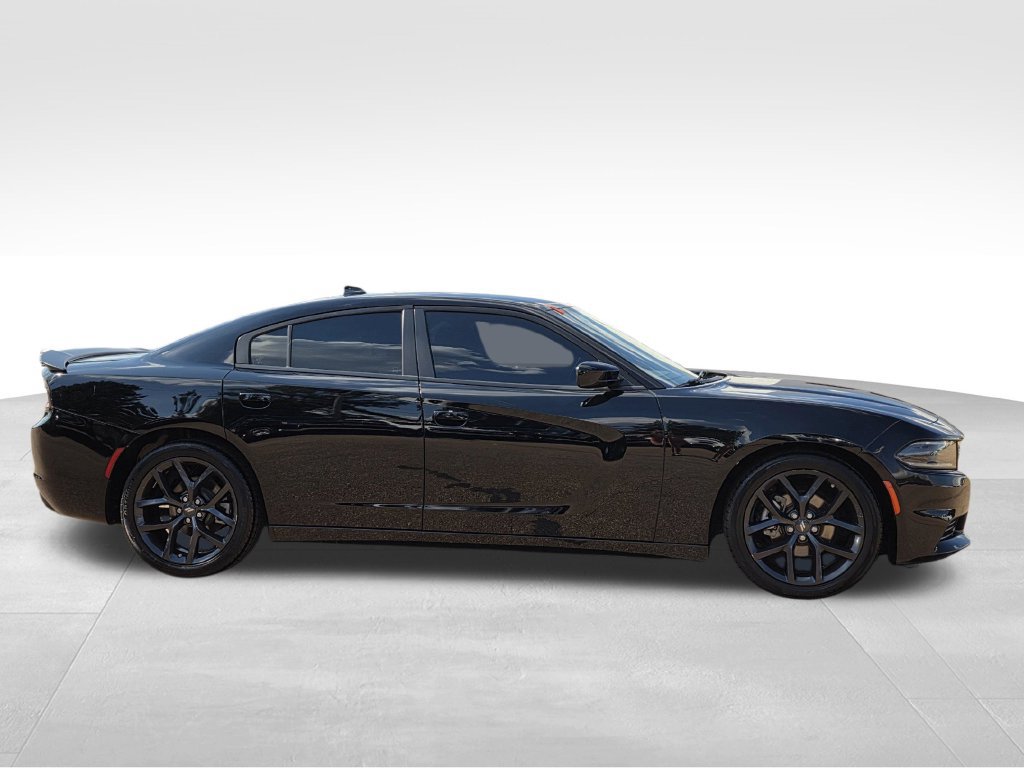 Used 2023 Dodge Charger SXT w/ Blacktop Package RWD image 5