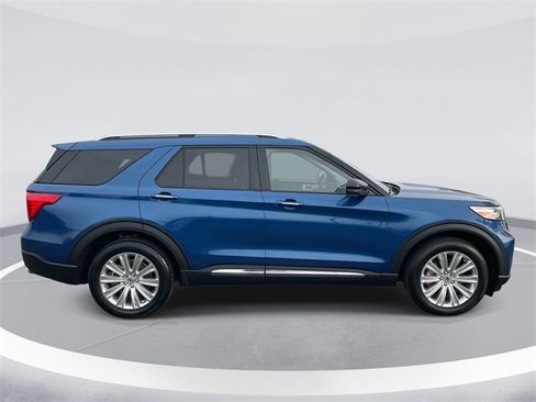 Certified 2022 Ford Explorer Limited w/ Hybrid Equipment Group 310A image 4