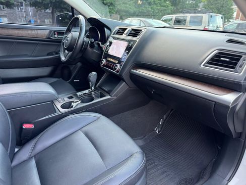 Used 2018 Subaru Outback 2.5i Limited AWD/4WD image 23